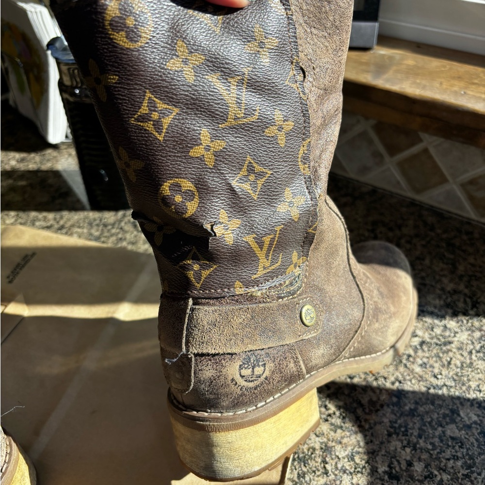 Timberland custom boots with Louis Vuitton detail - Picture 9 of 11